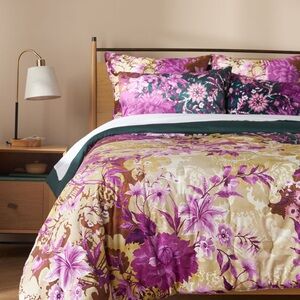Anthropologie Velvet Orla Floral Quilt- Queen